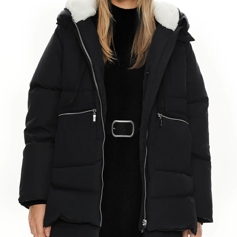 Elegant Black Puffer Coat with White Accents